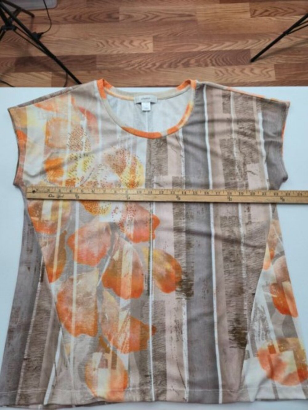 CJ Banks Abstract Rhinestone Top 1X - Picture 10 of 13